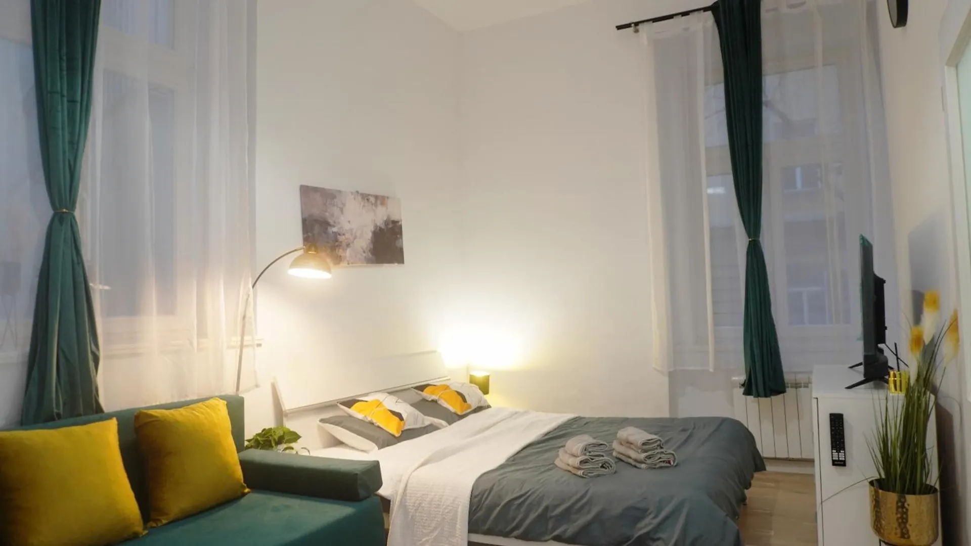 Quiet Cozy Apartment In The Center Praga República Checa